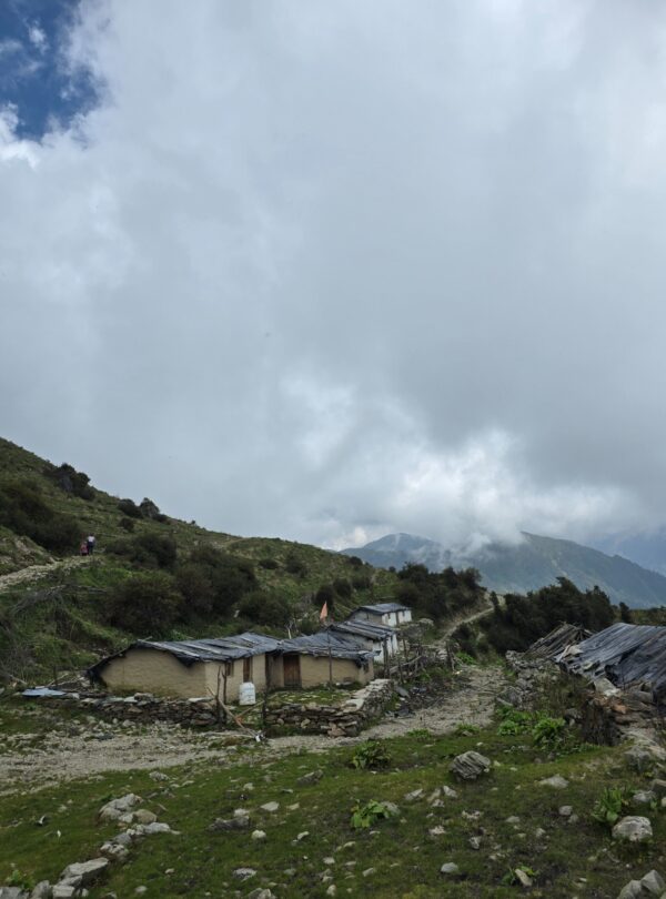 Dayara Bugyal Trek Package